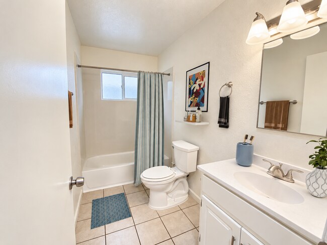 Floorplan - Lone Pine Apartments