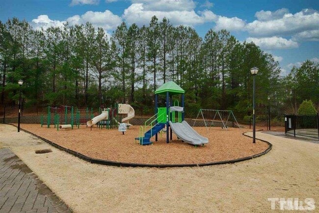 Building Photo - 3 Bedroom Townhome for Rent Apex