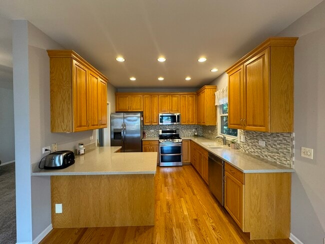 Building Photo - 1N061 Mission Ct