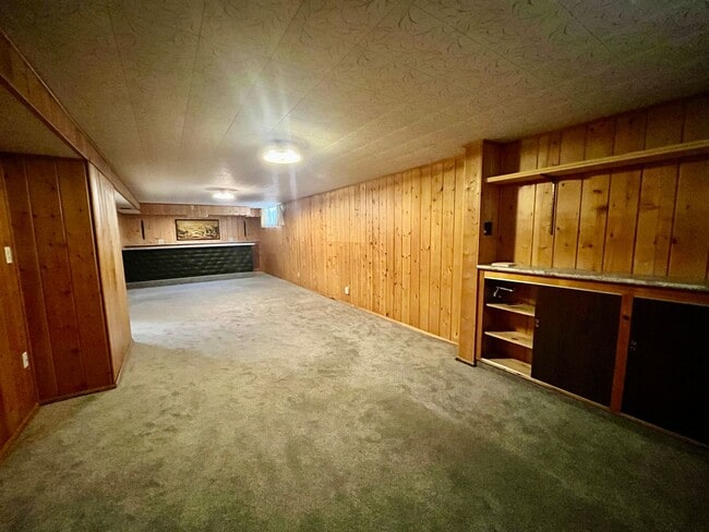 Building Photo - ** Move in Special** 3 bed 2 bath Ranch w/...