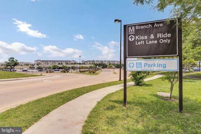 Building Photo - 5400 Auth Rd
