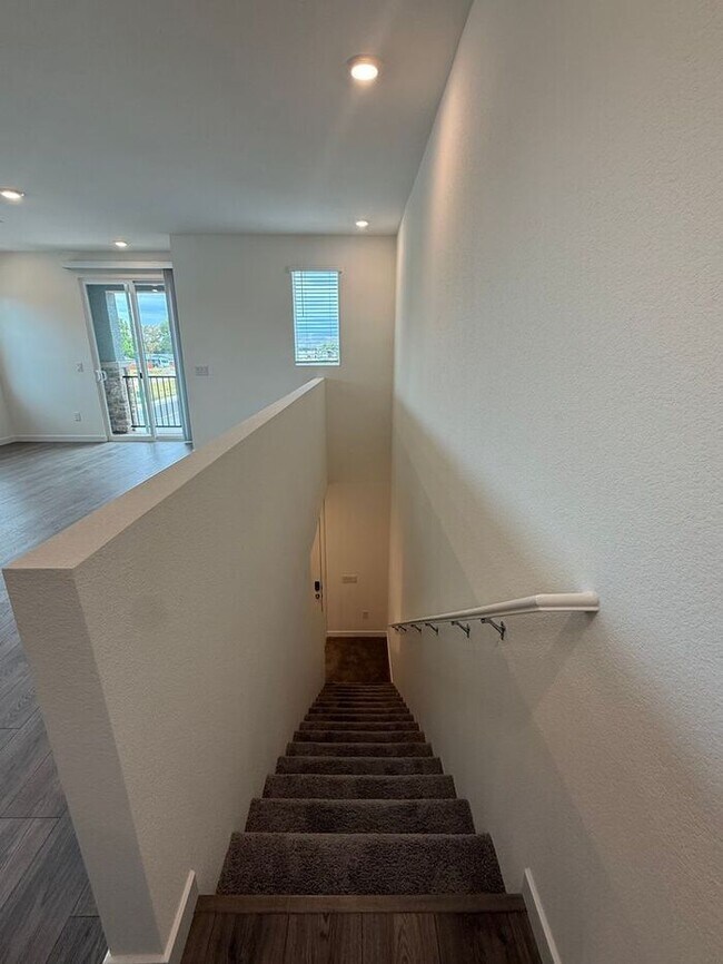 Building Photo - Brand-New 3 Bed | 2.5 Bath Townhome in Carson City