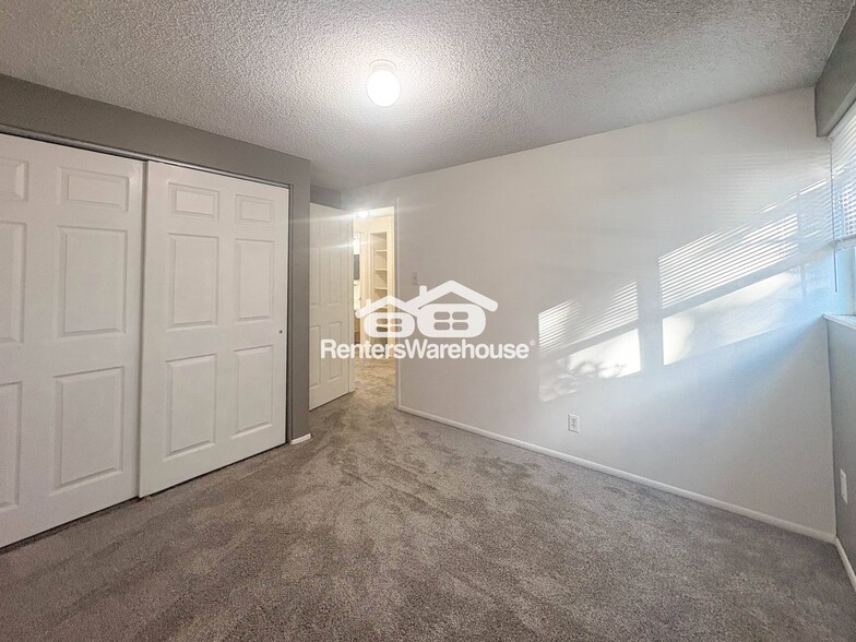 Building Photo - 632 E 116th Ave