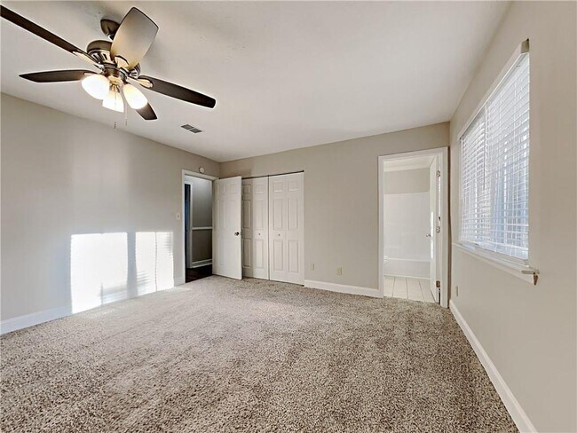 Building Photo - 968 Country Oaks Ct