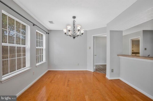 Building Photo - 4325 Lord Fairfax Ct