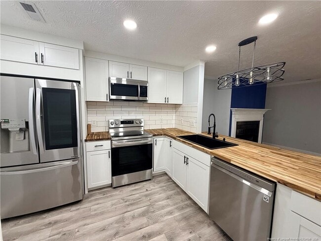 Building Photo - 392 Bubble Creek Ct
