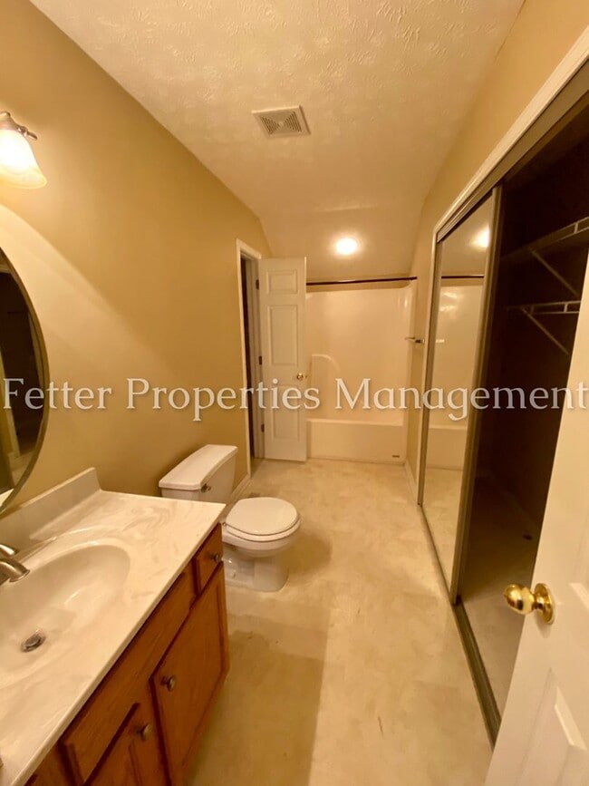 Building Photo - Eastside Evansville!!