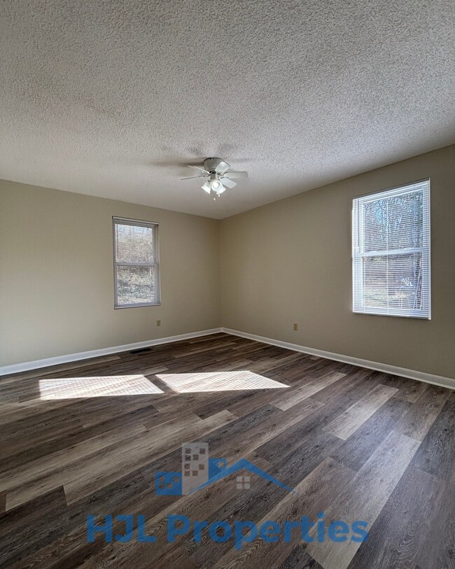 Building Photo - 225 Barker Rd