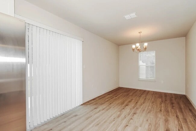 Building Photo - 24 Pinwheel Ln