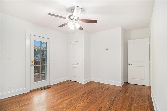 Building Photo - 1719 Flat Shoals Rd SE