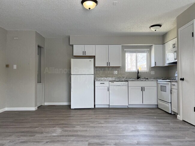 Building Photo - 2458 E Willamette Ave