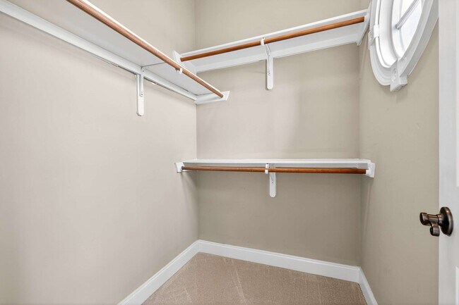 Building Photo - 6 Portrush Ct