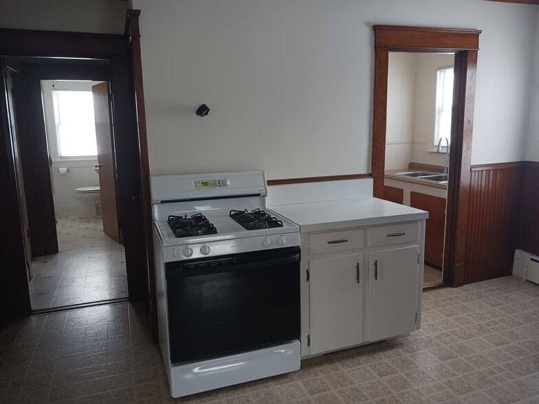 Building Photo - 125 Tower St