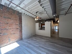 Building Photo - 215 S 4th Ave