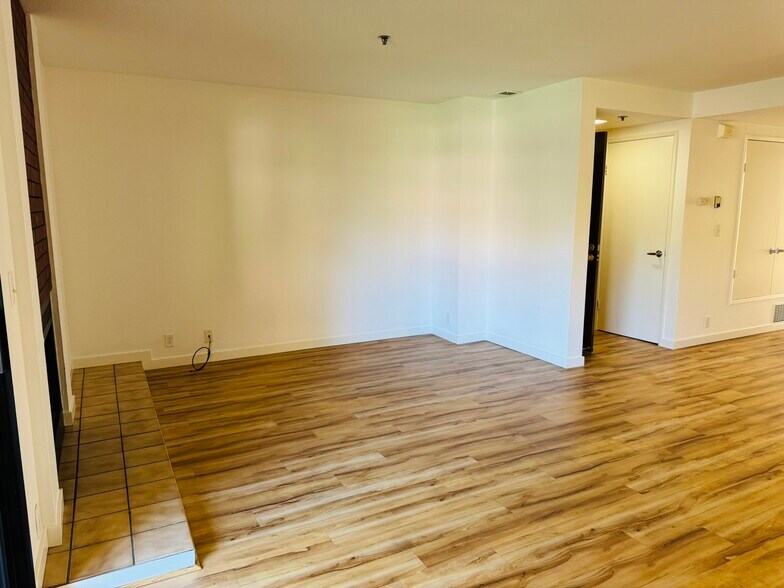 Building Photo - 20709 Celeste Cir