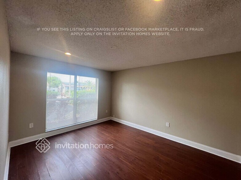 Building Photo - 11360 NW 37th Pl