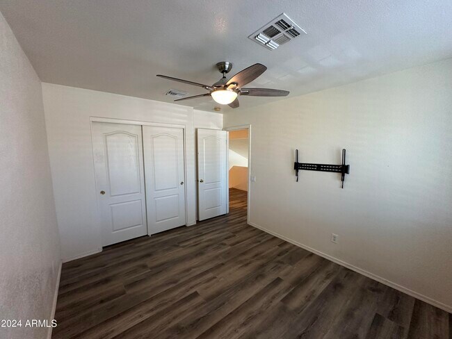 Building Photo - 4660 S Wildflower Dr