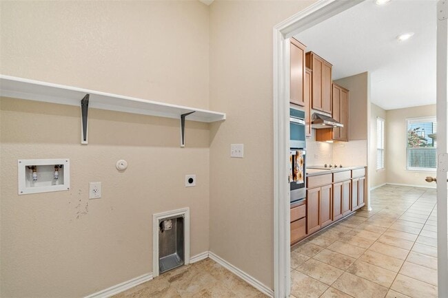 Building Photo - 6300 Carriage Pines Dr