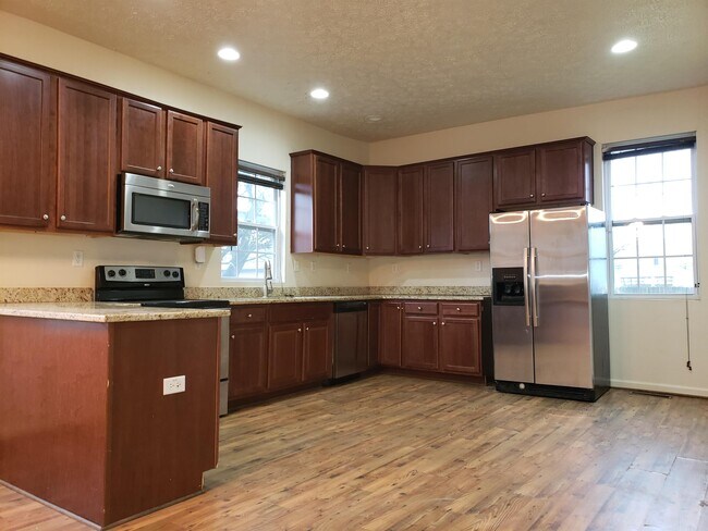 Building Photo - 2830 Grandy Ave