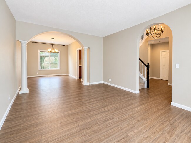 Building Photo - Light-Filled 3 Bedroom Retreat with Waterfall & Fully Fenced Yard
