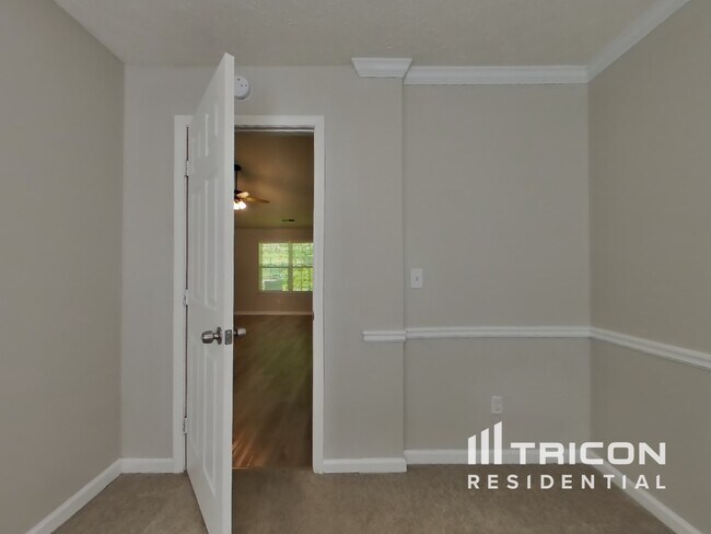 Building Photo - 7070 Springgrove Ct