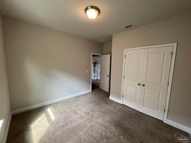 Building Photo - 10701 Trailblazer Wy