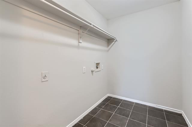 Building Photo - 1406 Buckingham Dr