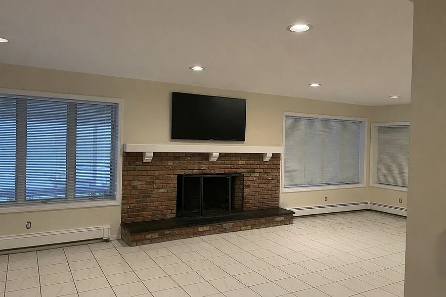 Building Photo - 2 Clam Shell Ln