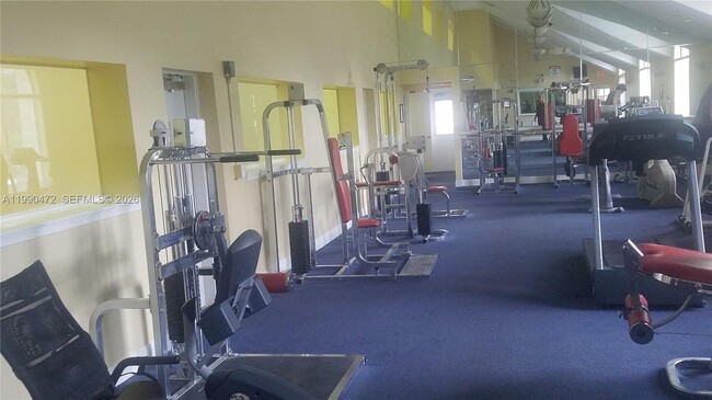 Building Photo - 3330 Pinewalk Dr N