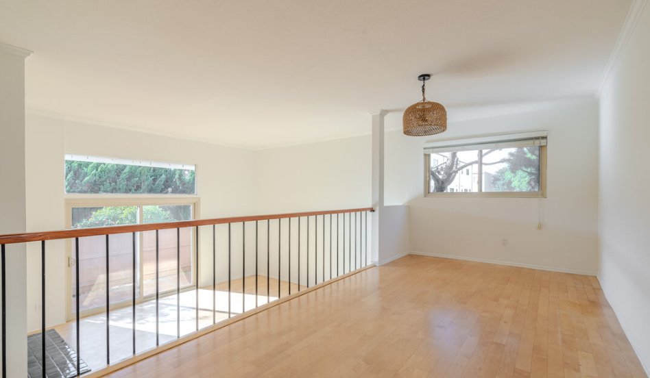 Building Photo - 11260 Overland Ave