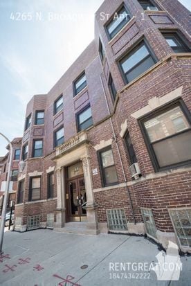 Building Photo - 4265 N Broadway