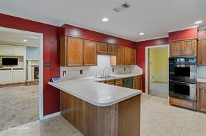 Building Photo - "Luxurious 4-Bed Retreat with Pool & Fireplace in Bossier City - Your Dream Home Awaits!"