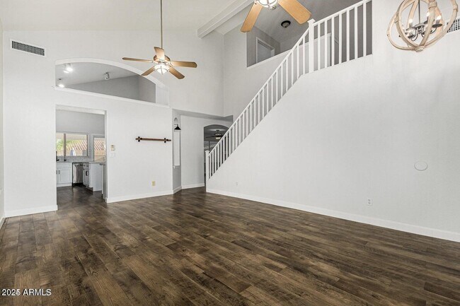 Building Photo - 3051 E Millbrae Ln