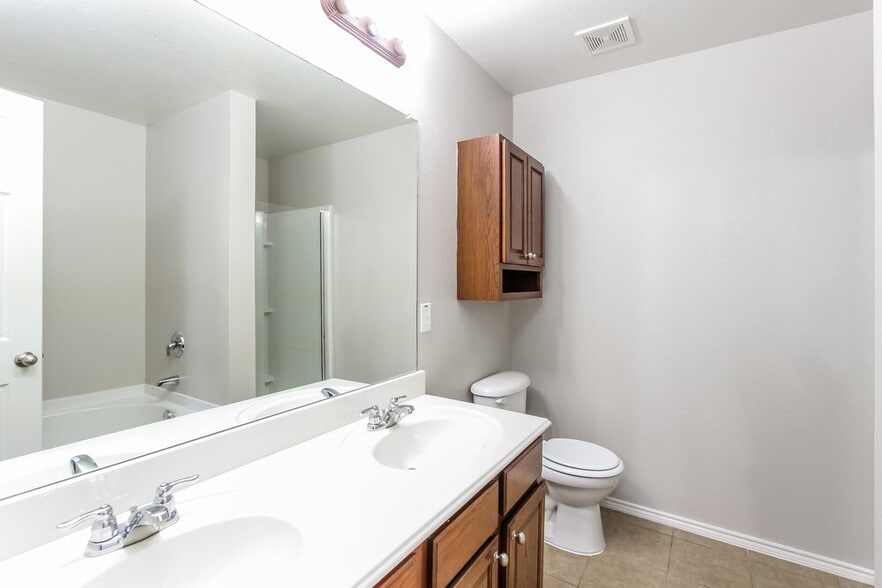 Building Photo - 314 Coneflower Dr