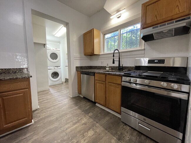 Building Photo - 5920 Chillum Plz NE