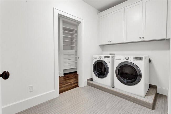 Building Photo - 3081 Rhodenhaven Dr NW