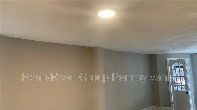 Building Photo - 5853 Webster St