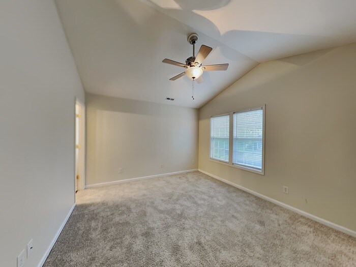 Building Photo - 2727 Oasis Ln