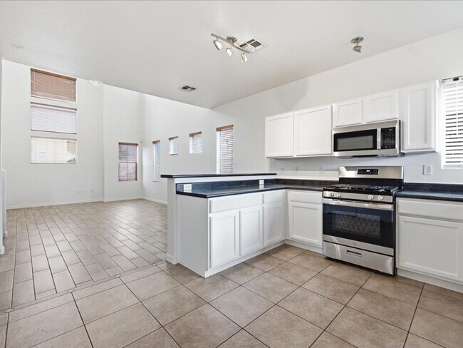 Building Photo - 14252 South Avenida Zumba