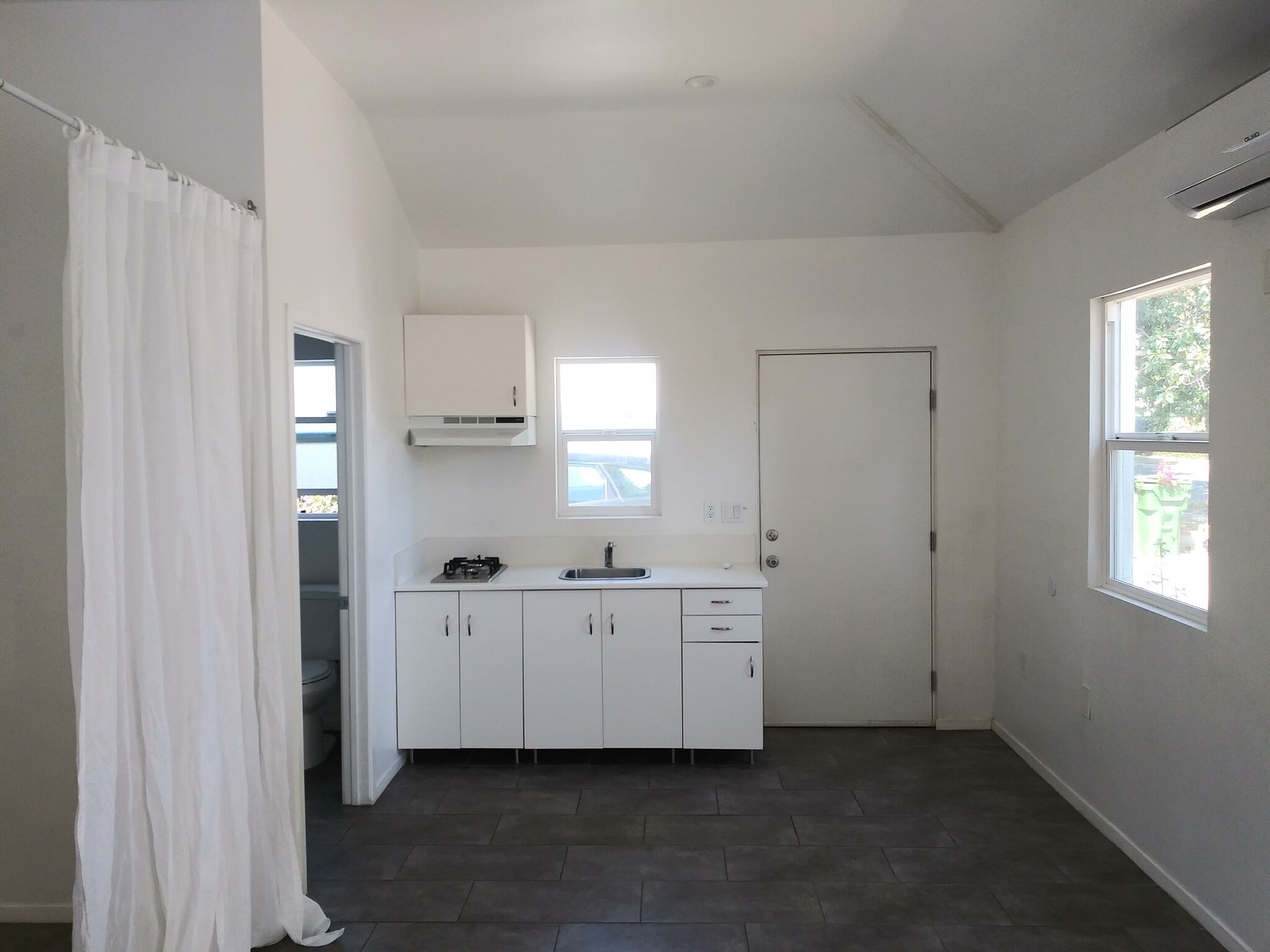 Building Photo - 6661 Enfield Ave