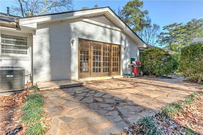 Building Photo - 465 Windsor Parkway