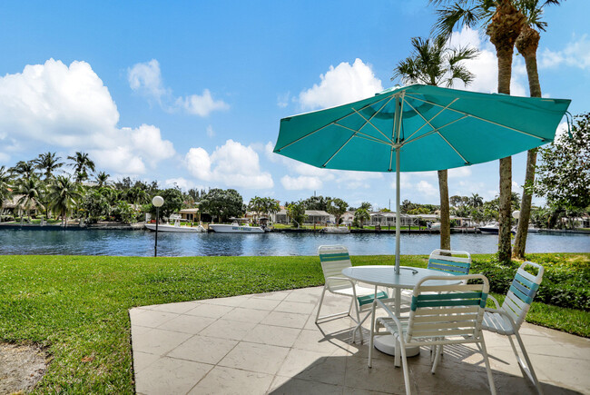 Building Photo - 13 Royal Palm Way