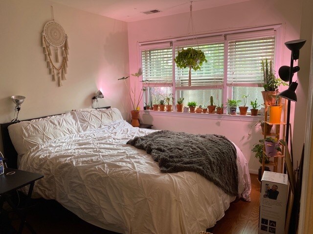 Building Photo - 1653 Park Rd NW