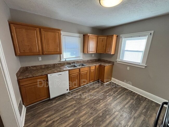 Building Photo - 4539 Mayhew Ave