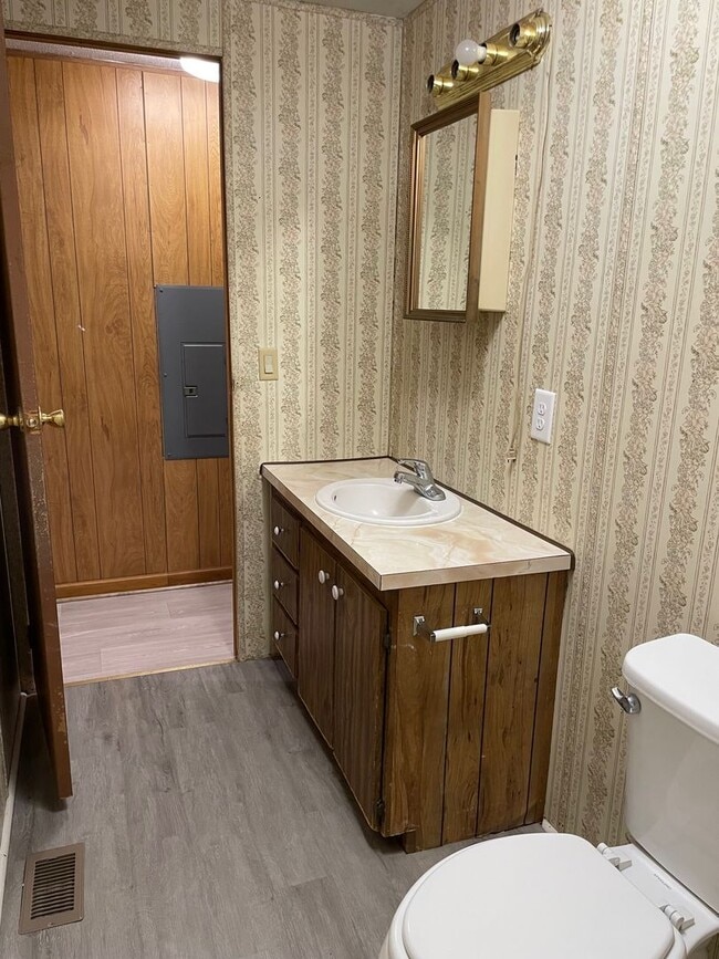 Building Photo - 2 BED, 2 BATH MOBILE HOME