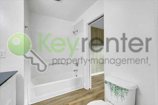 Building Photo - 3540 Grant Park Dr