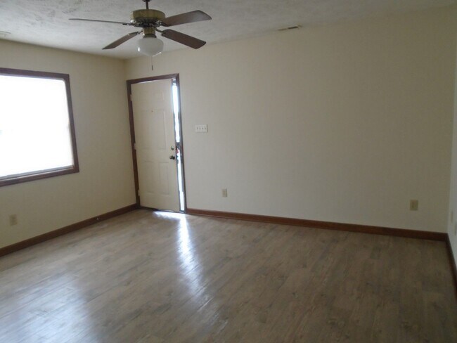 Building Photo - Timberlake  Apartments