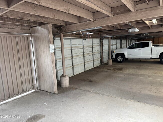 Building Photo - 1816 W Tuckey Ln