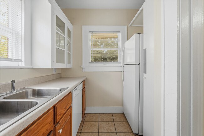 Building Photo - 4201 Woodleigh St