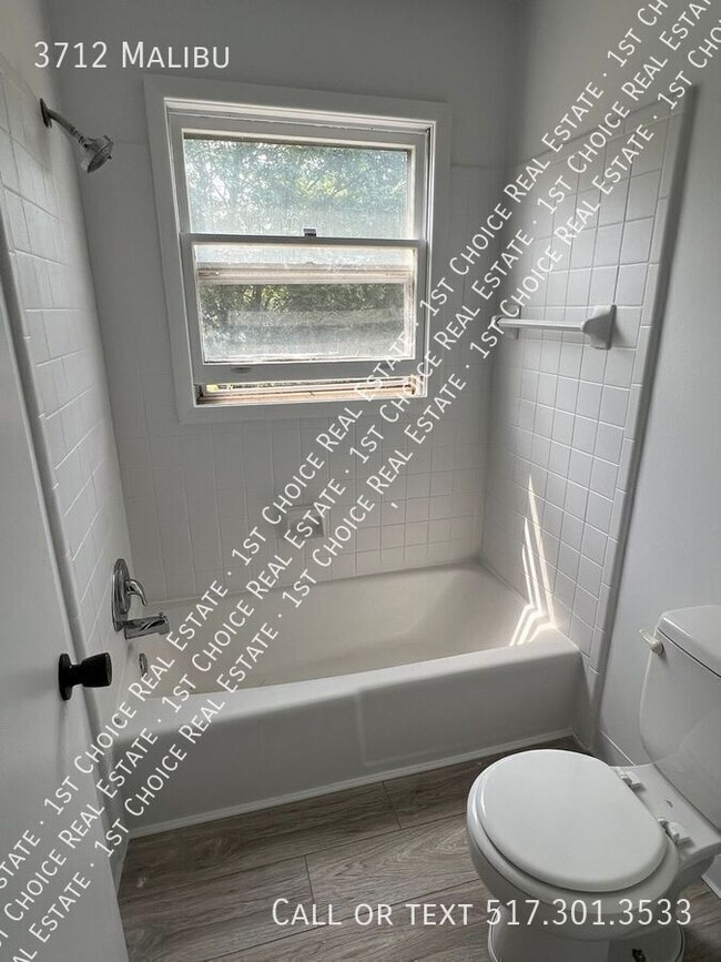 Building Photo - 3712 Malibu-